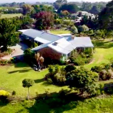 Melbourne Garden Bed And Breakfast Melton Exteriör bild