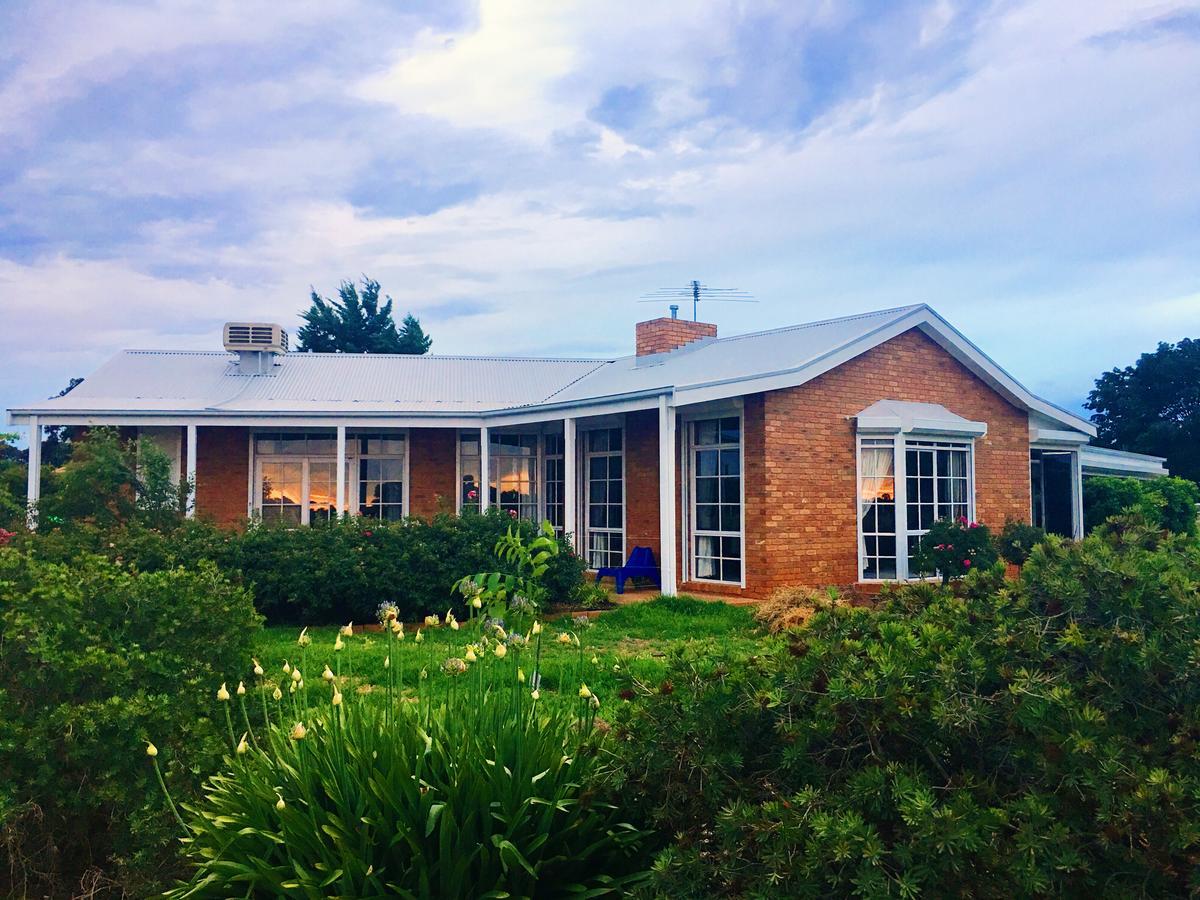 Melbourne Garden Bed And Breakfast Melton Exteriör bild