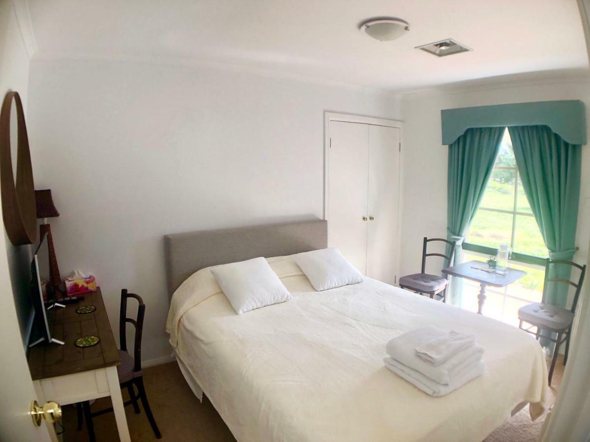 Melbourne Garden Bed And Breakfast Melton Exteriör bild