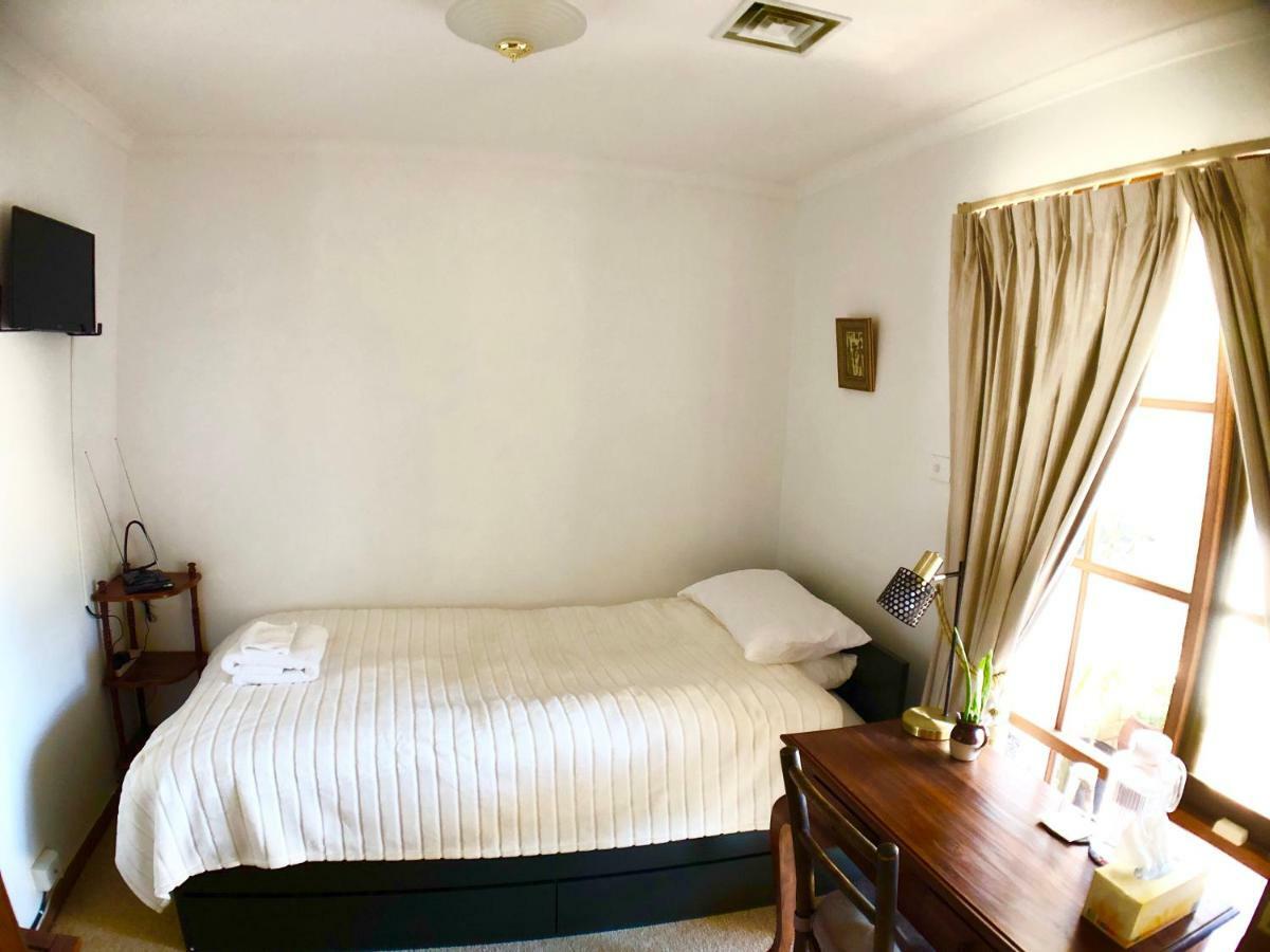 Melbourne Garden Bed And Breakfast Melton Exteriör bild